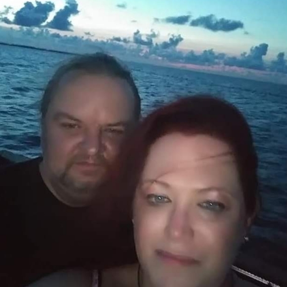 Meet your Posher! ❤ - Picture 5 of 6